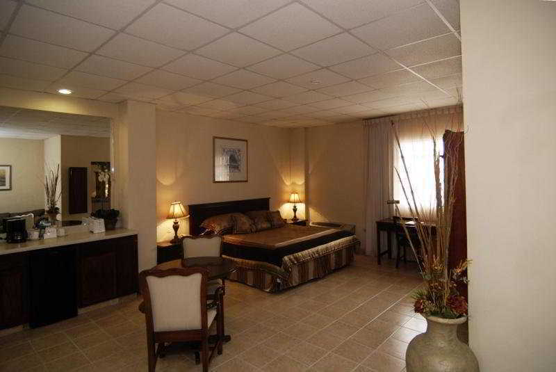 Hotel El Camino Inn & Suites Reynosa Eksteriør bilde