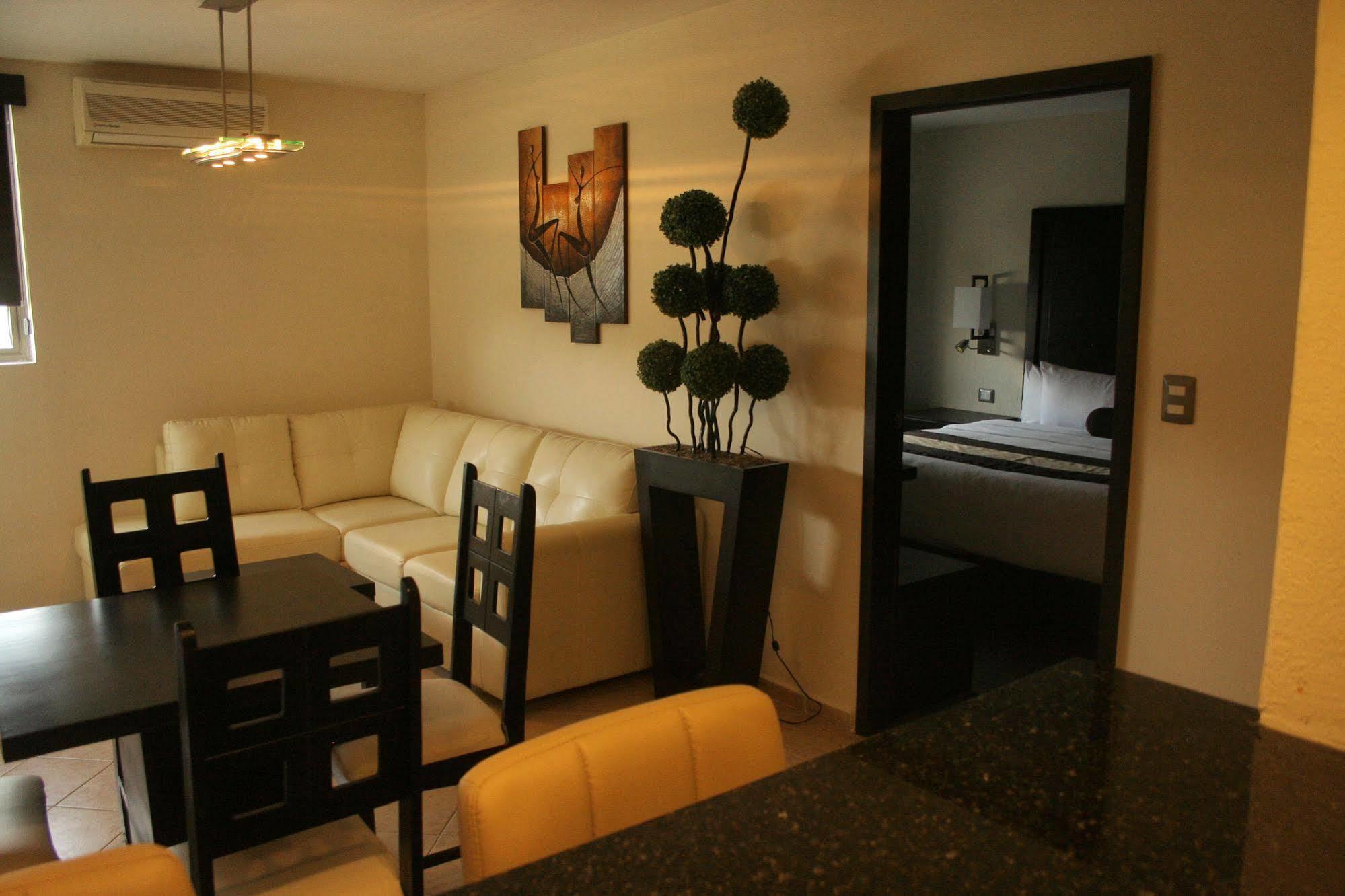 Hotel El Camino Inn & Suites Reynosa Eksteriør bilde