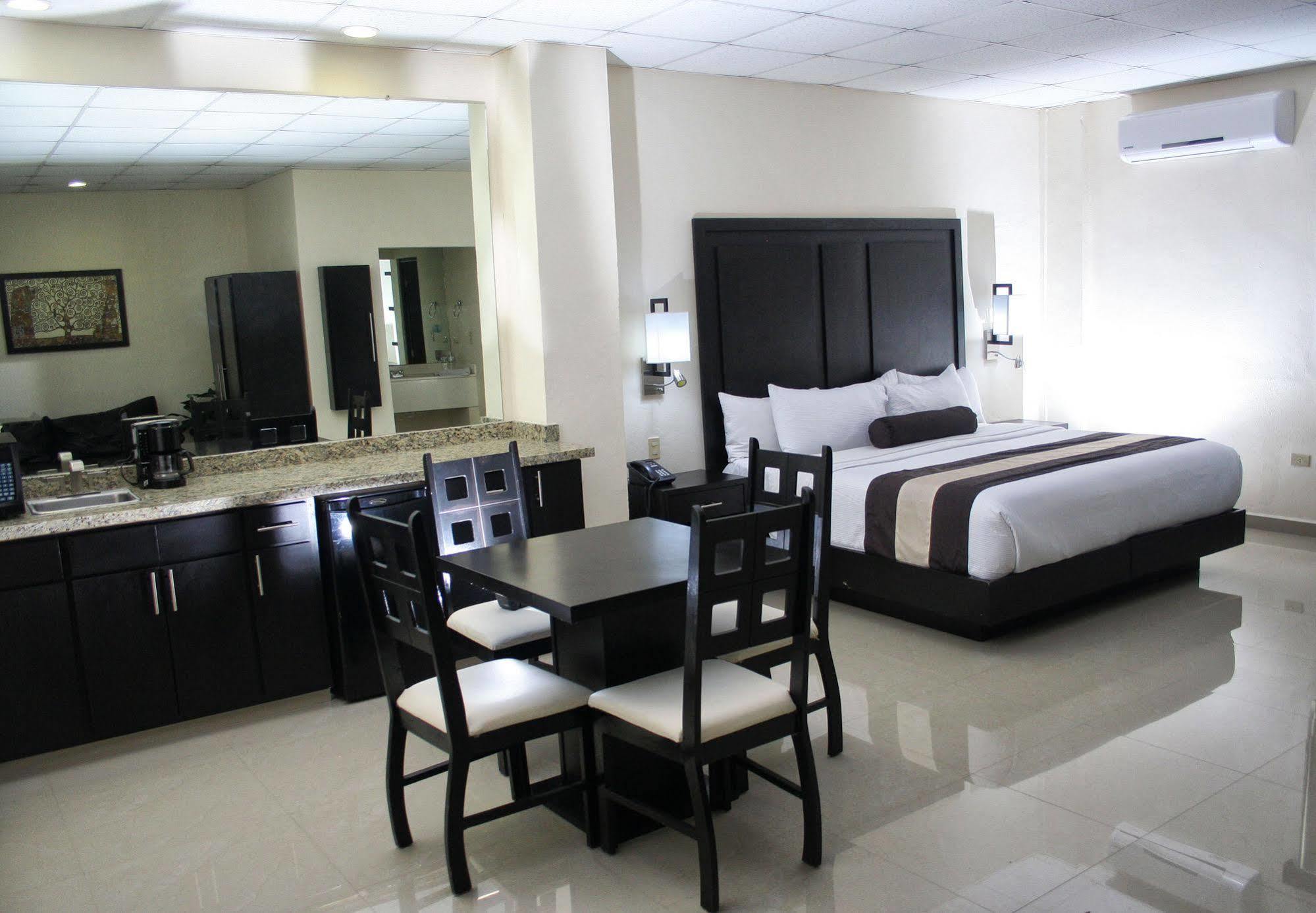Hotel El Camino Inn & Suites Reynosa Eksteriør bilde