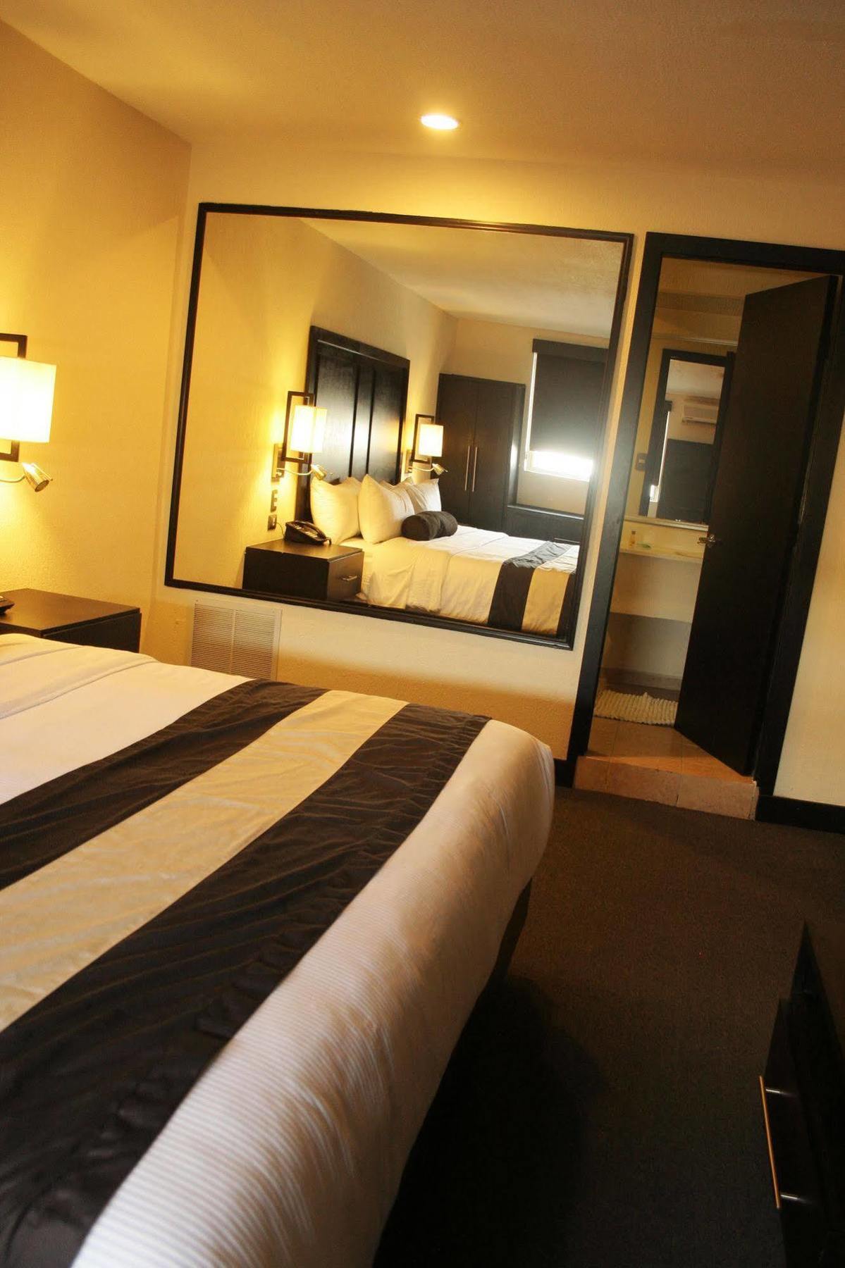 Hotel El Camino Inn & Suites Reynosa Eksteriør bilde