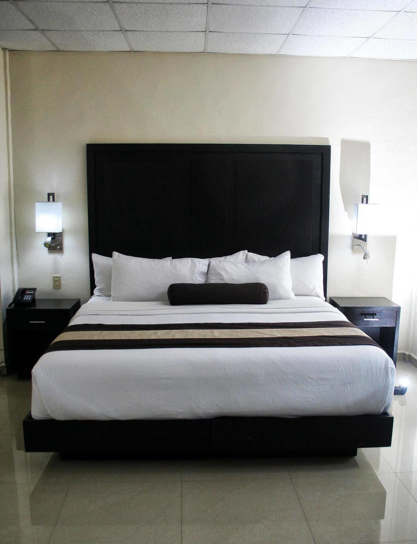 Hotel El Camino Inn & Suites Reynosa Eksteriør bilde
